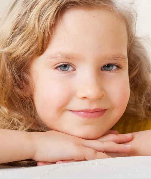 Portrait happy girl — Stock Photo, Image