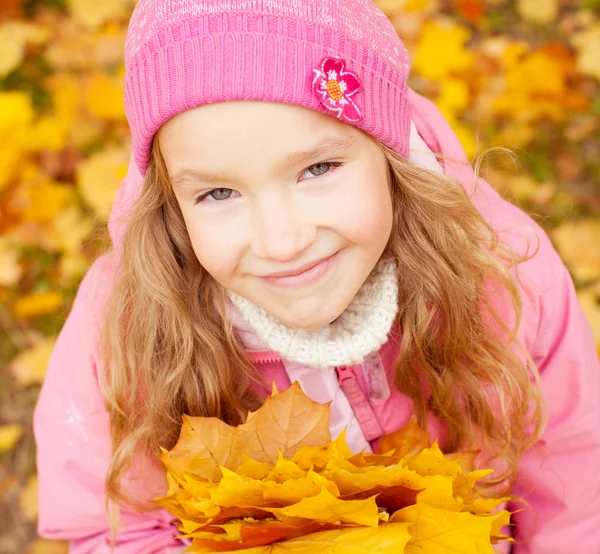 Girl at autumn — Stock Photo, Image