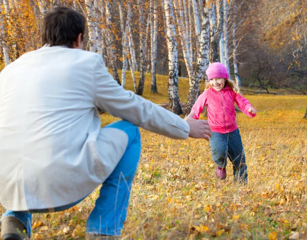 Father playing with daughter — Stock Photo, Image