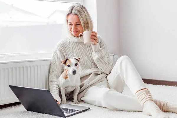 Relaxed Middle Aged Woman Working Laptop Her Home Adult Female — Stock Photo, Image