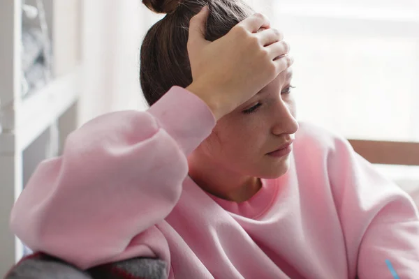 Sad Depressed Woman Feeling Bad Couch Home Hopeless Alone Upset — Stock Photo, Image