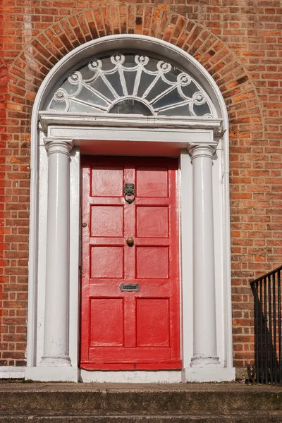 Kırmızı kapılı. Dublin, İrlanda