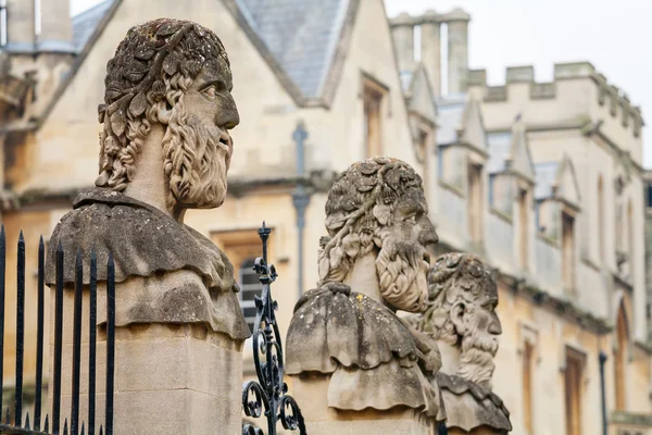 Sheldonian Statues. Oxford, England — Stock Photo, Image