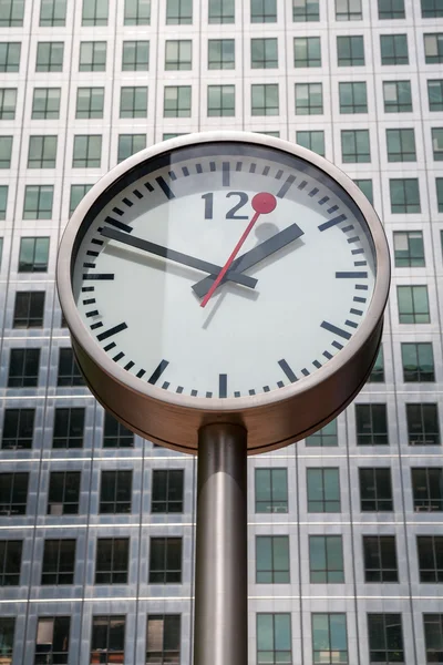 Relógio Canary Wharf. Londres, Reino Unido — Fotografia de Stock