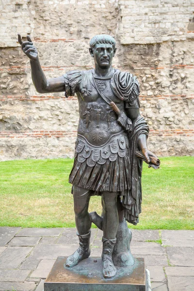 Trajan 的雕像。英国，伦敦 — 图库照片