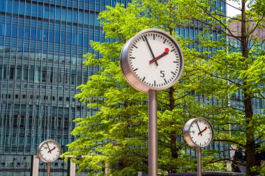 Canary wharf saatler. Londra, İngiltere