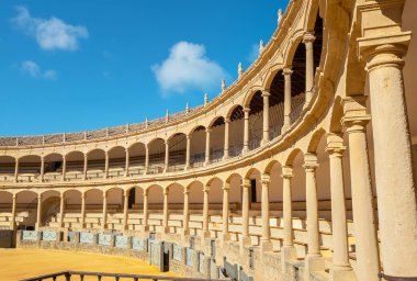 Plaza de Toros de Ronda Bullring, İspanya 'nın en eski arenalarından biridir. Ronda, Endülüs, İspanya