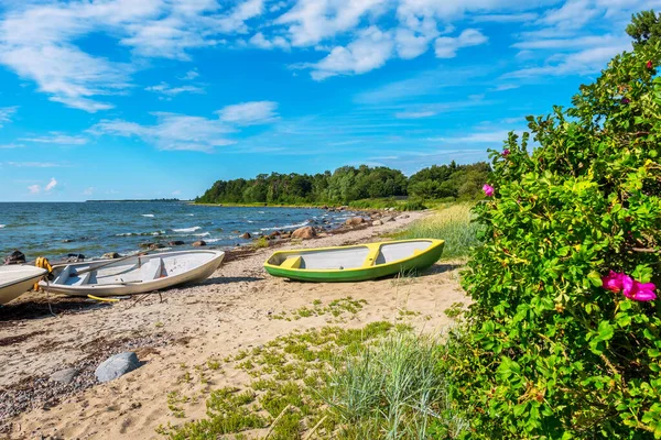 Szcenírozott Kilátás Nyílik Balti Tenger Partján Halászhajók Kaberneeme Észtország Európa — Stock Fotó
