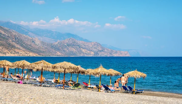 Paleochora Crete Grécia Julho 2021 Turistas Descansam Praia Seixos Chalikia — Fotografia de Stock