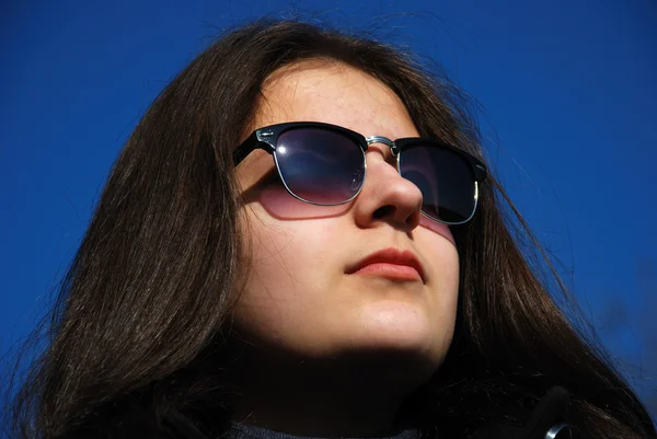 Adolescente en gafas de sol —  Fotos de Stock