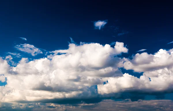 Dramatic sky and clouds at sunset — Stock Photo, Image