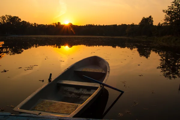 Sunset on the lake — Stock Photo, Image