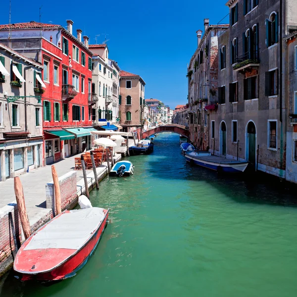 Pohled na krásné barevné Benátky canal, Itálie Stock Obrázky
