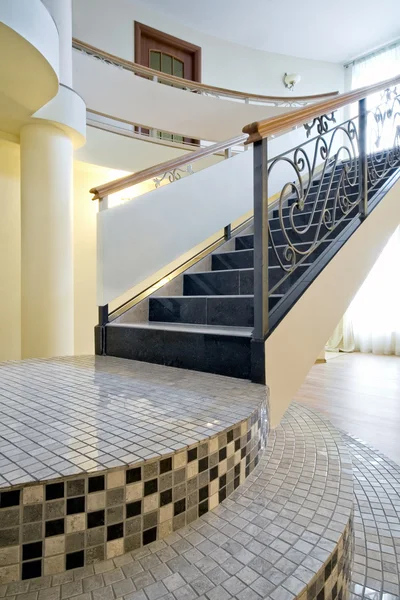 Staircase in a new interior — Stock Photo, Image