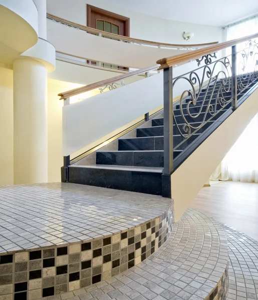 Staircase in a new interior — Stock Photo, Image