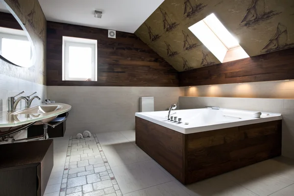 Nouvel intérieur de salle de bain moderne — Photo