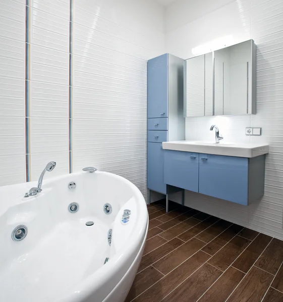 Современная ванная комната — стоковое фото