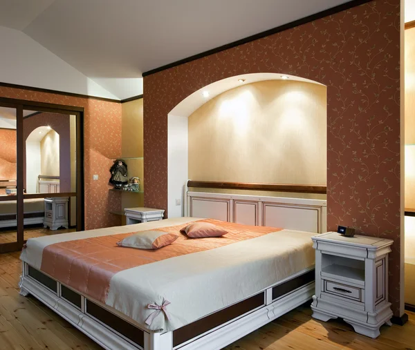 Красивая спальня — стоковое фото