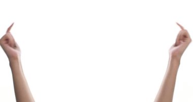 Beyaz arka planda işaret parmaklarıyla işaret eden kadın elleri. Seçim konsepti.