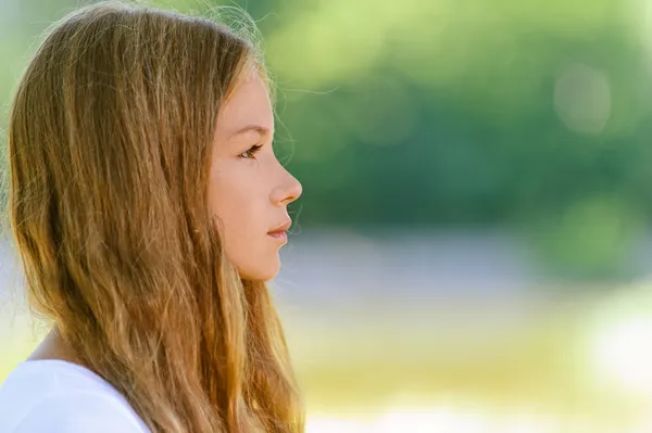 Bel profilo ravvicinato adolescente — Foto Stock