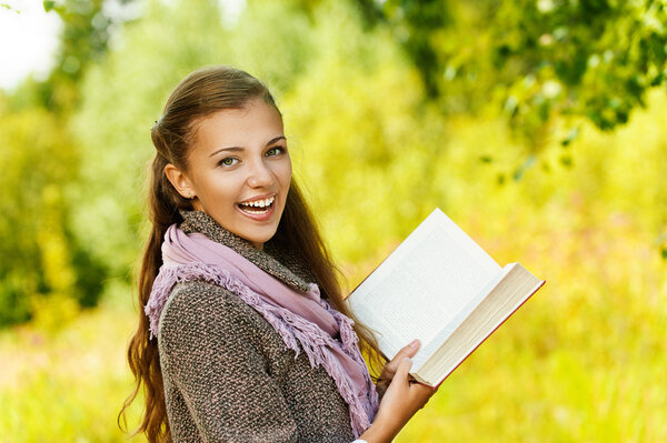 funny beautiful woman reading book