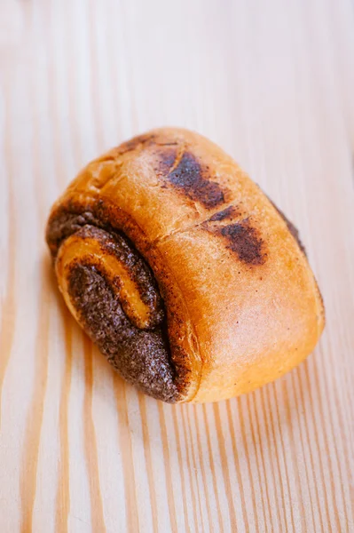 Butter frisches Brötchen — Stockfoto