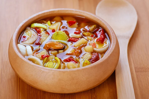 Sopa tailandesa Tom Yam com frutos do mar — Fotografia de Stock