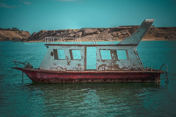 Barca arrugginita è distrutta — Foto Stock