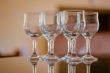 boş şarap bardakları