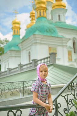 üzgün küçük kız