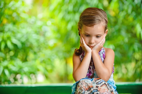 Girl misses on mum — Stock Photo, Image