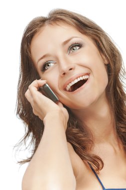 çekici kız telefonla konuşuyor.