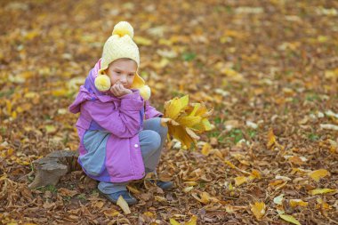 üzgün kız güzel pembe ceket