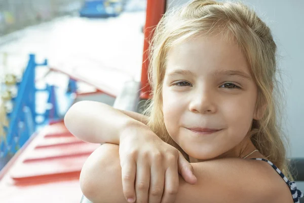 Happy girl-preschooler — Stock Photo, Image