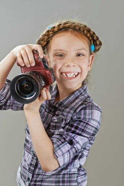 Schönes kleines Mädchen fotografiert — Stockfoto