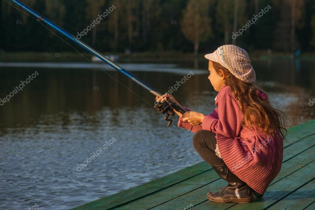 https://st.depositphotos.com/1003410/4934/i/950/depositphotos_49344385-stock-photo-little-girl-catches-fishing-rod.jpg
