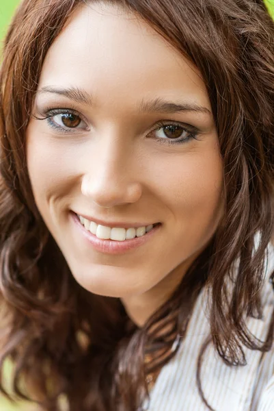 Retrato de mujer joven —  Fotos de Stock