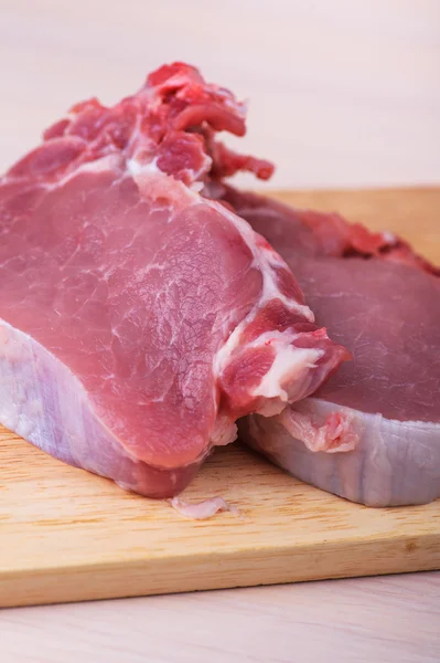 Saftiges Stück frisches Fleisch (Schwein, Rind, Lamm)) — Stockfoto