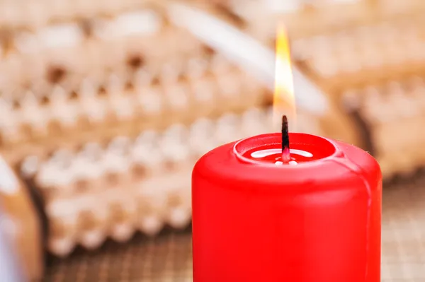 Červený hořící svíčka — Stock fotografie