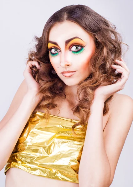 Portrét ženy modelka s krásou světlý make-up — Stock fotografie