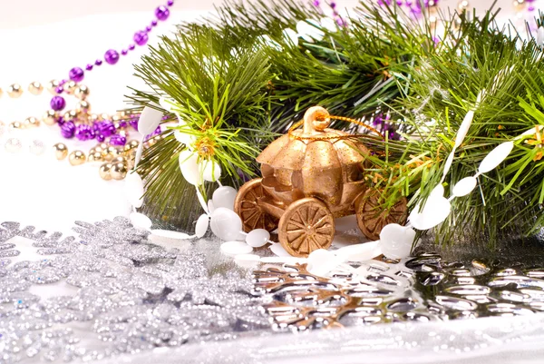 Neujahr Hintergrund mit bunten dekorativen Tannenbaum — Stockfoto