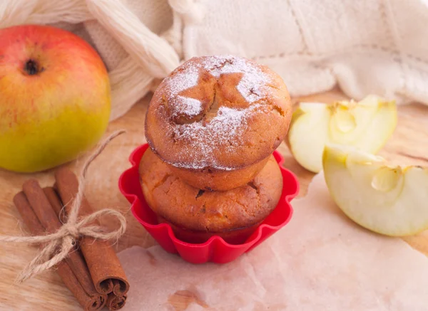 Muffins con manzana y canela —  Fotos de Stock