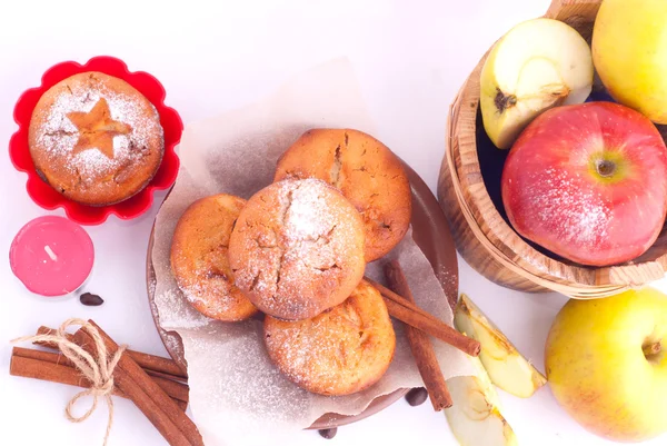 Muffins with apple and cinnamon — Stock Photo, Image