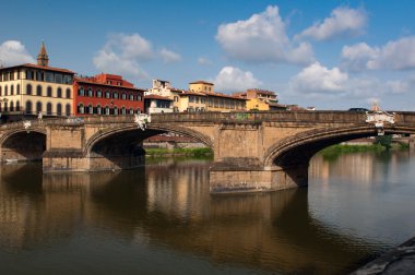 ponte santa trinita (Kutsal Üçlü köprü) Rönesans Floransa, Toskana, İtalya köprüdür.