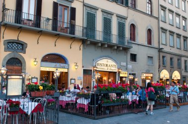 sokak restoranlar piazza della signoria akşam. Florence, Toskana, İtalya.