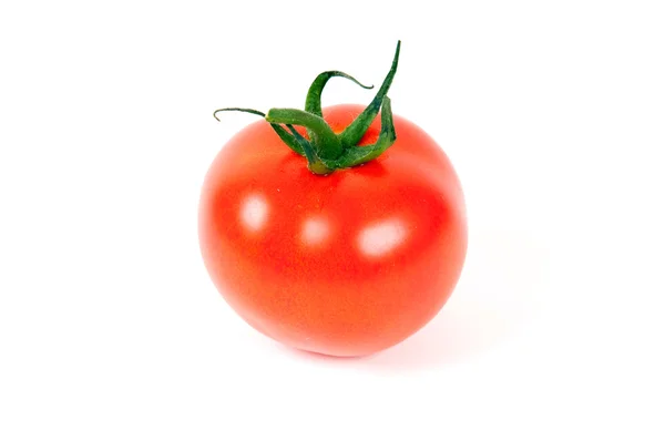 Tomate vermelho fresco isolado sobre fundo branco — Fotografia de Stock