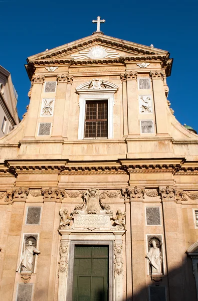 Alte kirche in einem zentrum von genua, italien. — Stockfoto