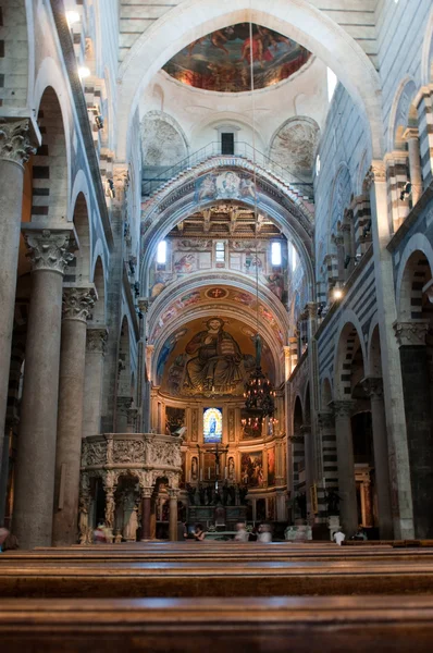 Interior view of the Cathedral of Pisa. Piazza dei miracoli, Pisa, Italy. — Stock Photo, Image