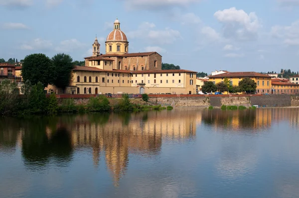Orilla del río Arno en Florencia , — Foto de Stock