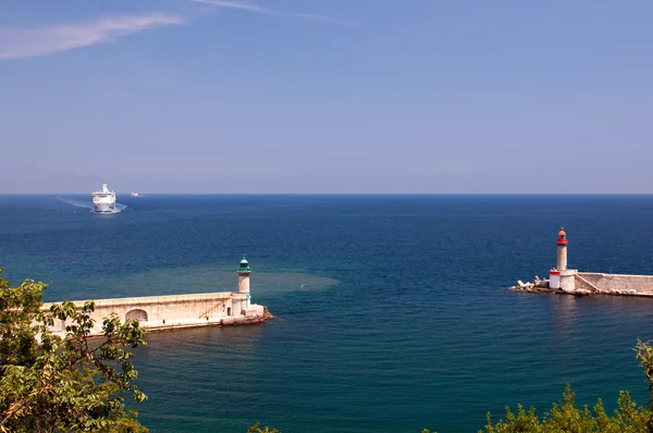 Transit in old port of Bastia. Corsica, France. — Stock Photo, Image